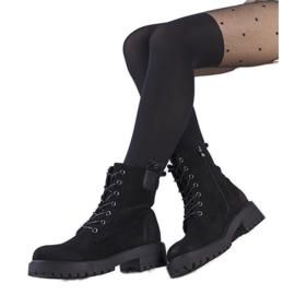 Schwarze Öko-Wildlederstiefel von Wellspring