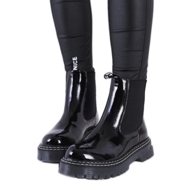 Schwarz lackierte Chelsea Boots von Vido