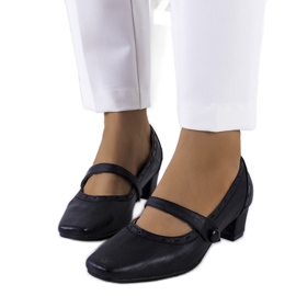 BM Schwarze Pumps mit Cilka-Riemen