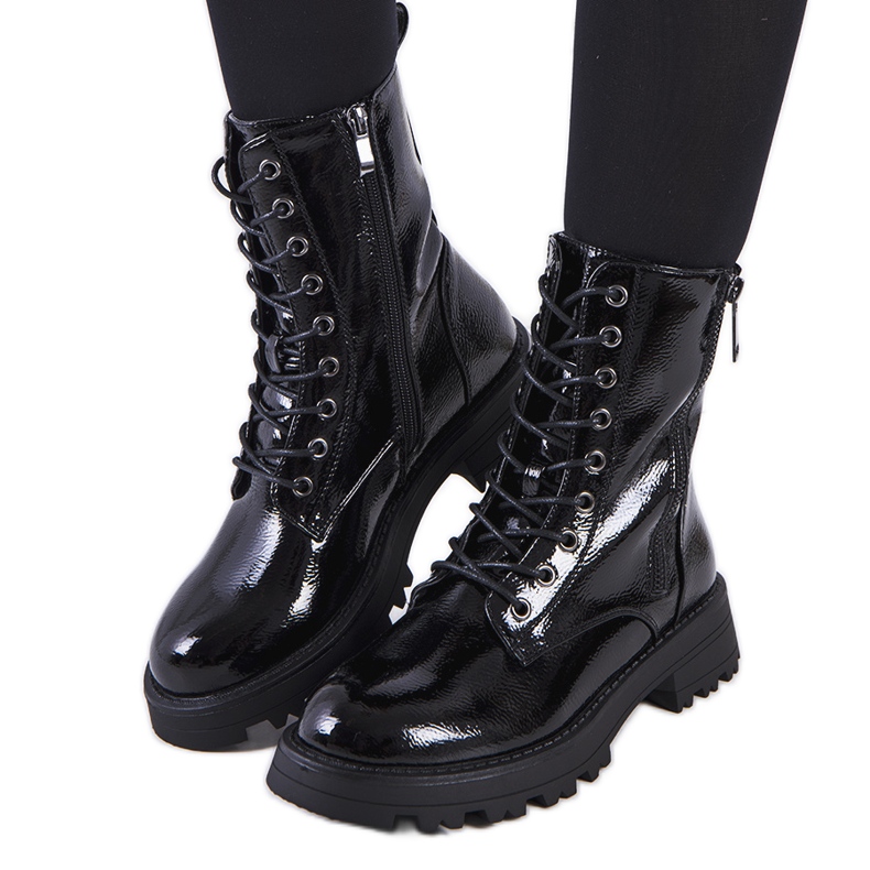 Trapper aus schwarzem Worcester-Kunstleder