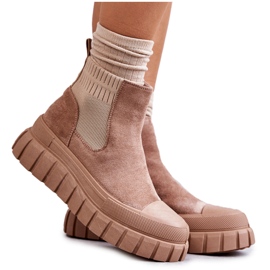 FB2 Modische Slip-On-Stiefel auf der dunkelbeigen Jenna-Plattform