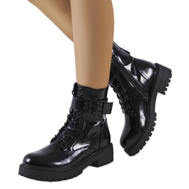 Schwarz lackierte Tarrin-Stiefel