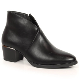 Isolierte beige Damenstiefel Vinceza JAN151A schwarz