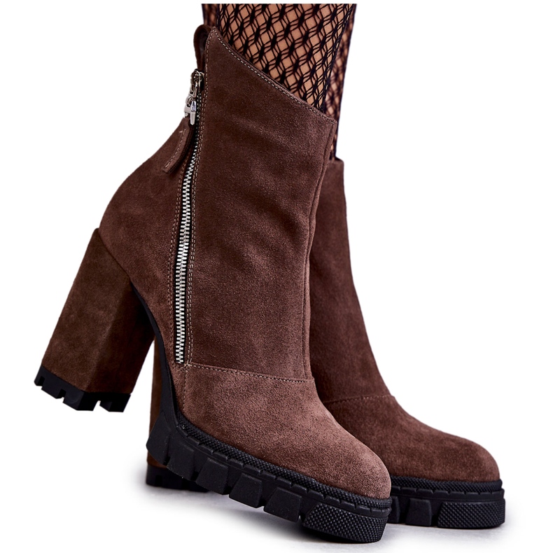 Modische Wildlederstiefel auf High Heel Laura Messi 2509 Brown braun