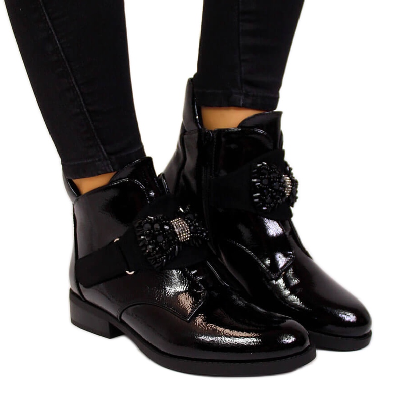 S.Barski Isolierte Lackstiefel für Damen mit schwarzer Schleife von S. Barski