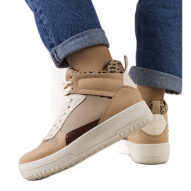 Knöchelhohe Adite-Sneaker in Beige
