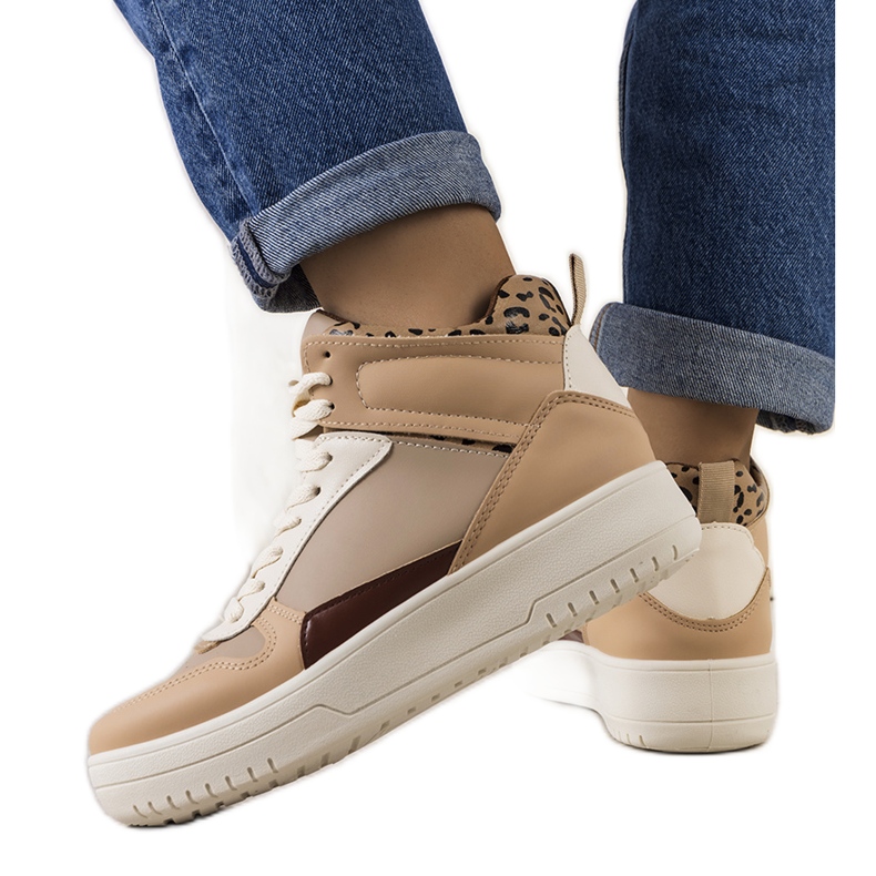 Knöchelhohe Adite-Sneaker in Beige