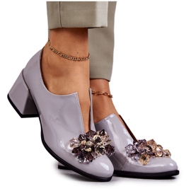 PA2 Glatte Schuhe aus lackiertem Leder mit dunkler Dekoration Grey Delaver grau