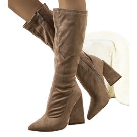 Braune Stiefel mit hohem Absatz von Teles