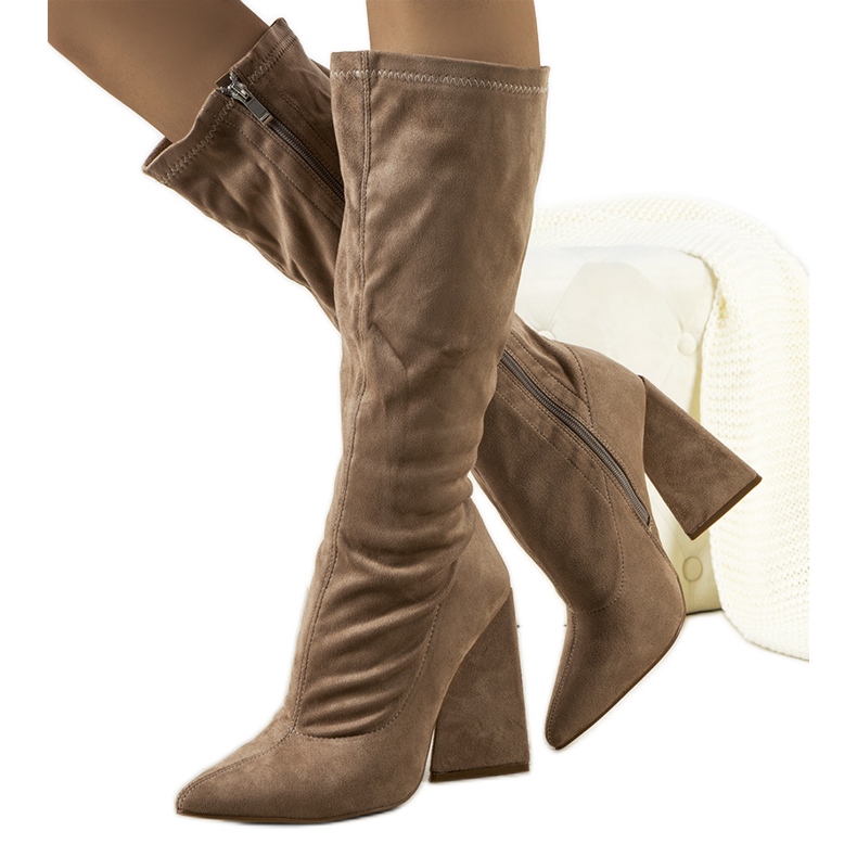 Braune Stiefel mit hohem Absatz von Teles