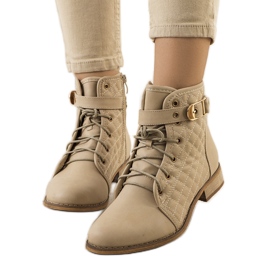 BM Beige Stiefel von Dakin