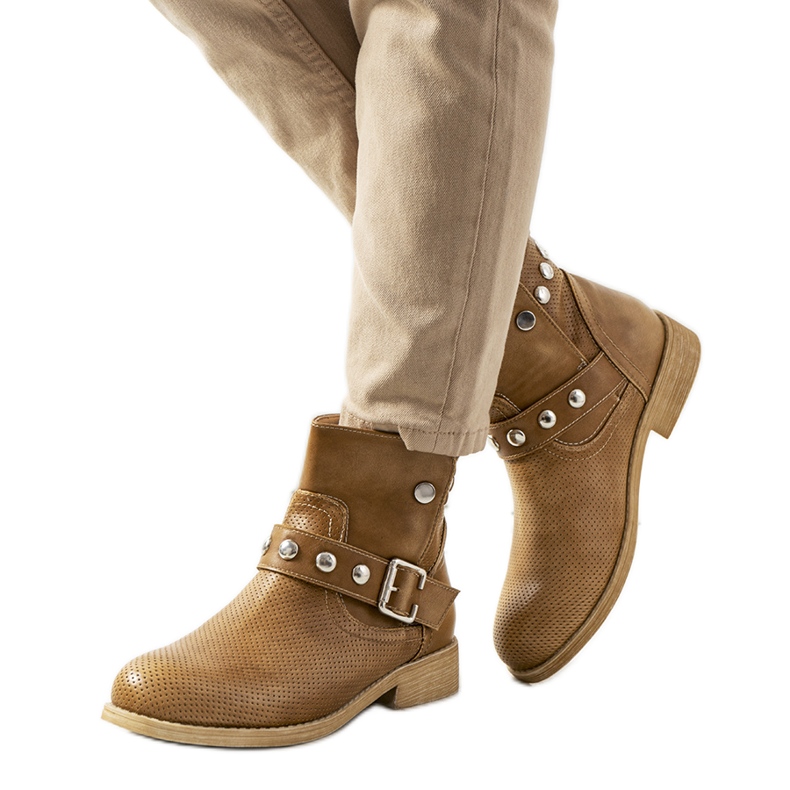 PA1 Schläge braune Stiefel