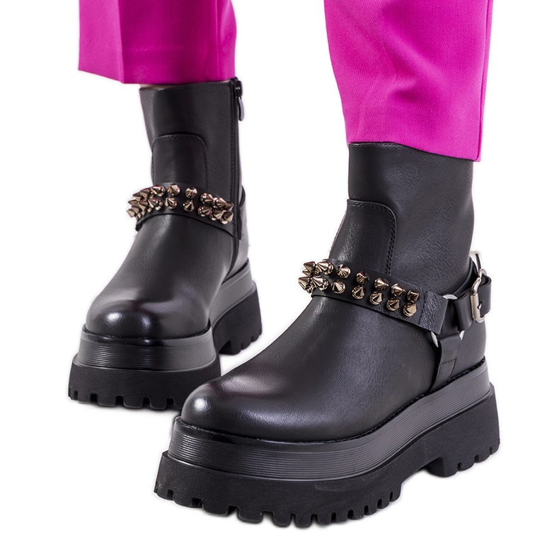 Schwarze Stiefel mit Nieten Aneta