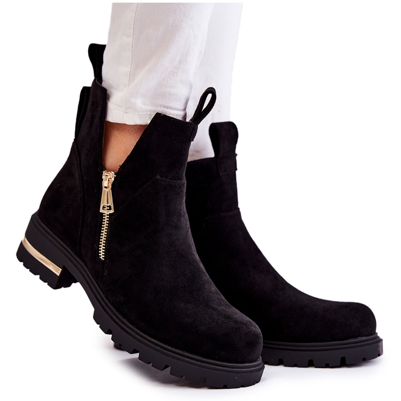 PG1 Schwarze Klarissa Wildlederstiefeletten mit Ausschnitten