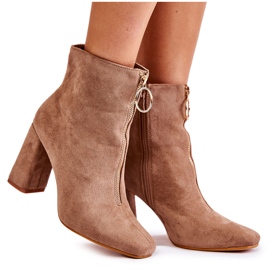 PG1 Wildlederstiefel auf High Heels mit dekorativem Reißverschluss beige Lisette braun