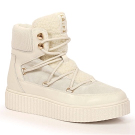 Schnürstiefel aus Leder auf einem hellbeigen Laura La.Fi-Plateau