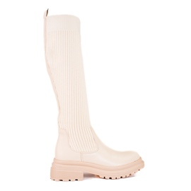 Beige Stiefel mit einem flexiblen Shelovet-Obermaterial