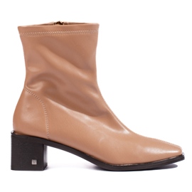 Eng anliegende Damenstiefel aus ökologischem Vinceza-Leder beige