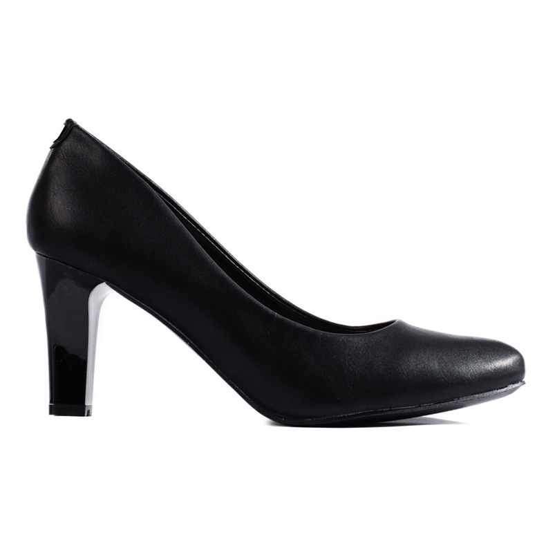 Klassische schwarze Pumps