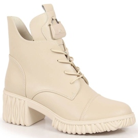 Lederstiefel auf dem postisolierten Artiker W HBH39B beige