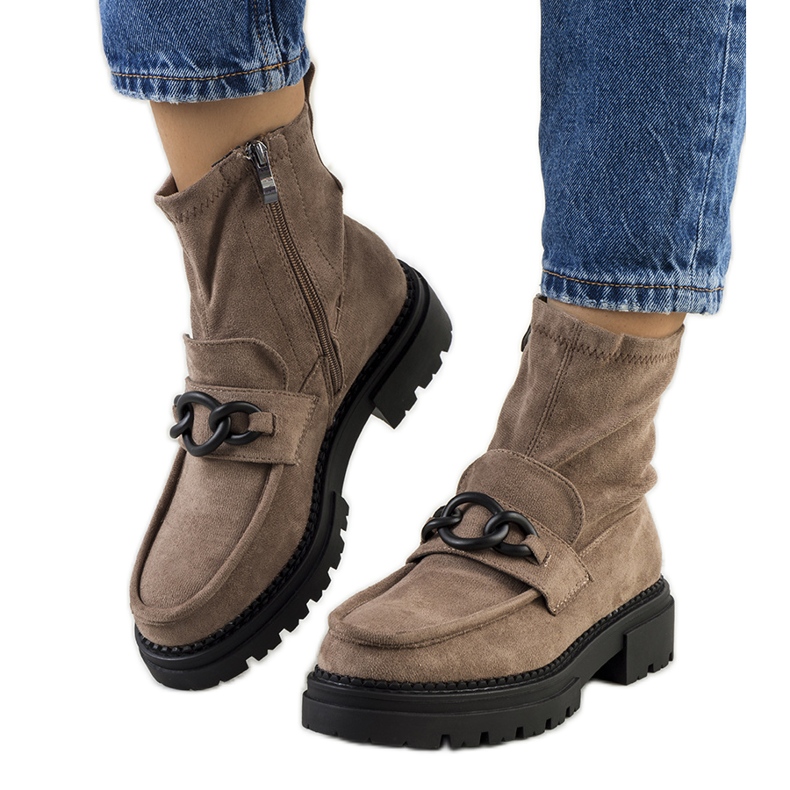 Braune Stiefel beige