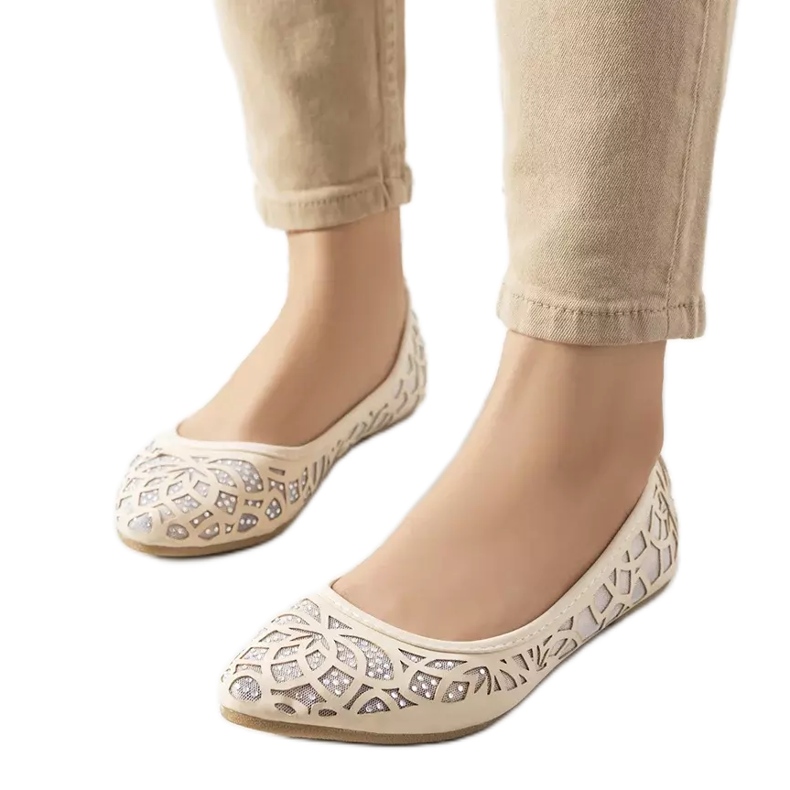 PA1 Durchbrochene Ballerinas in Lavarin-Beige