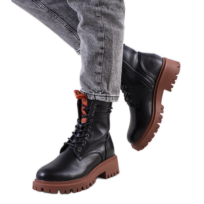 Schwarze Sicula-Trapper