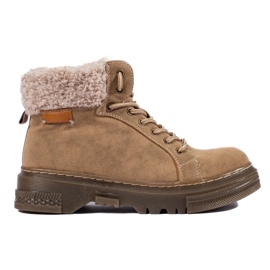 Braune Damenstiefel mit Schaffellfell beige