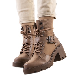 PA1 Braune hochhackige Schuhe von Messina beige