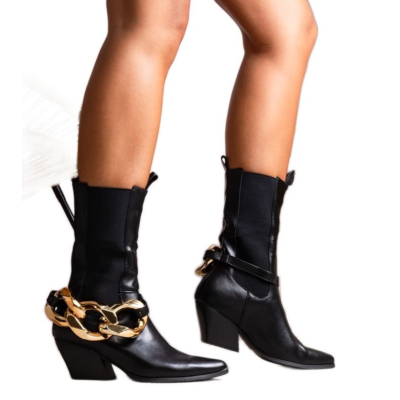 Schwarze Cowboystiefel mit Ketten von Nash