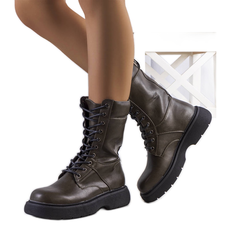 Grüne Damenstiefel von Costel