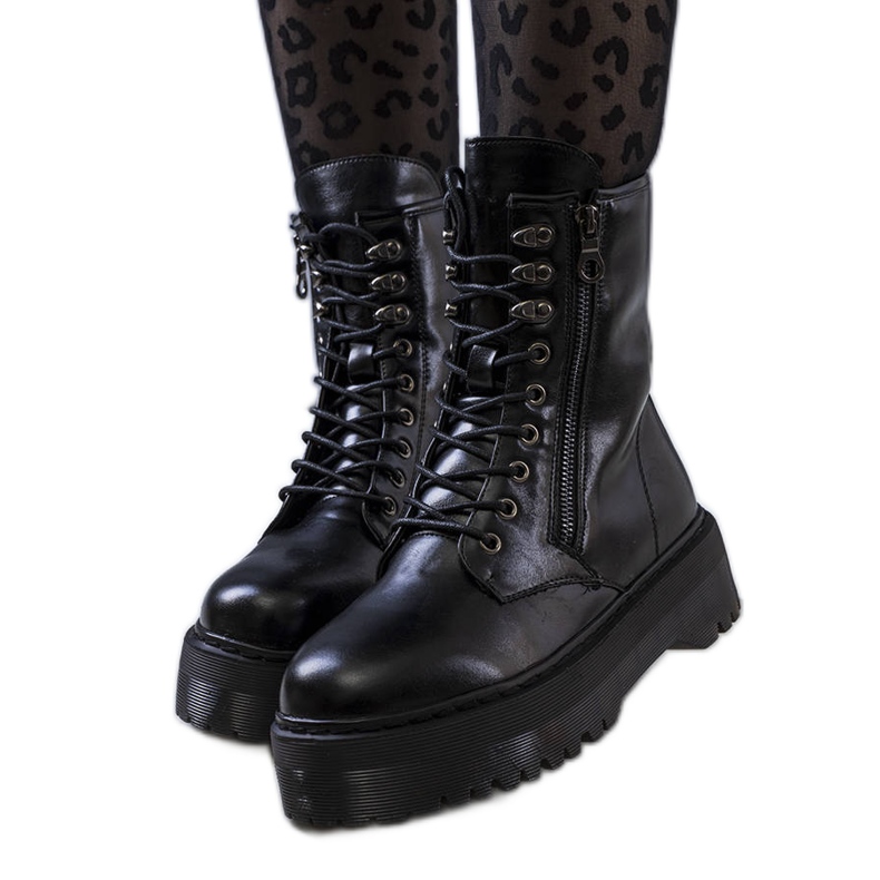 Schwarze isolierte Stiefel von Isola