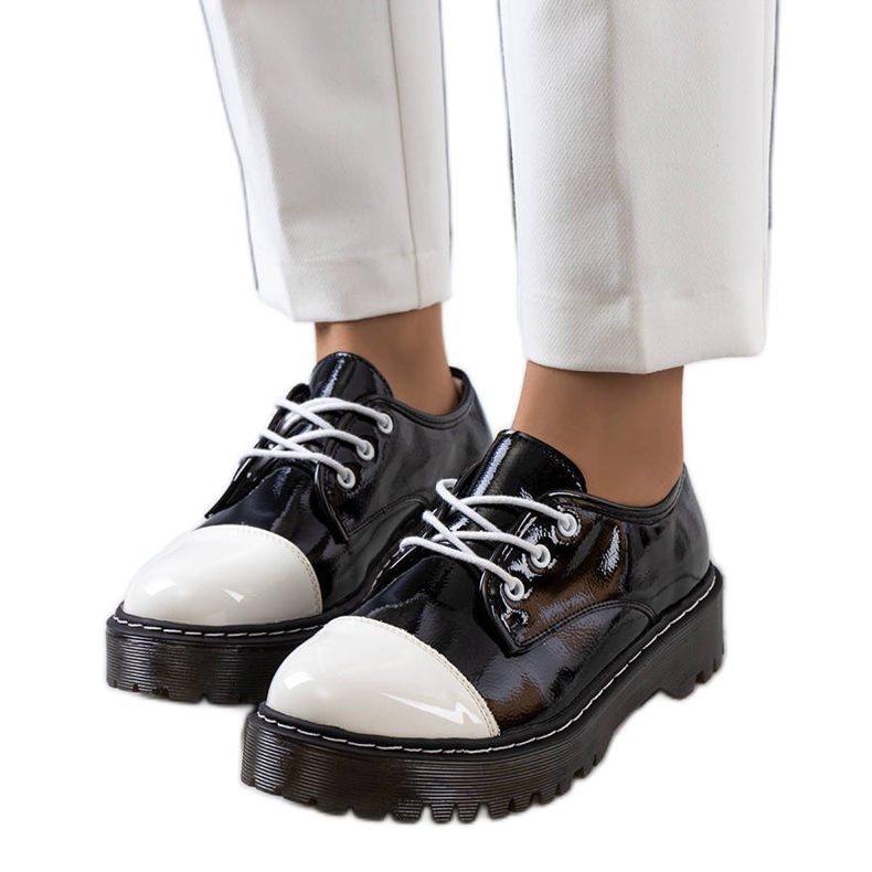 PA1 Schwarz lackierte Cardin Schuhe weiß