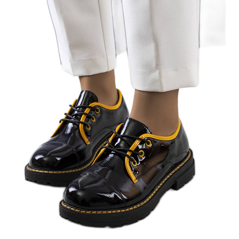 PA1 Schwarz-gelb lackierte Kuzem-Schuhe