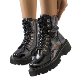 PA1 Schwarze Stiefel auf der Traktorsohle von Iglesi