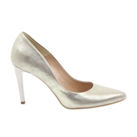 Espinto Metallic Pumps auf der Złote 456/72 Ferse golden