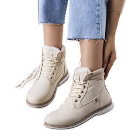 BM Beige gefütterte Stiefel von Saylor