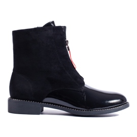 Klassische schwarze Stiefeletten mit flachen Absätzen