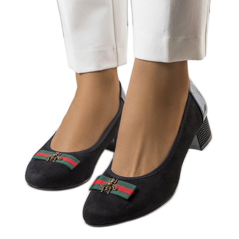 Schwarze Pumps von Manelia