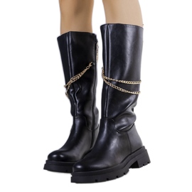 Schwarze, isolierte Stiefel mit Kette Moruz
