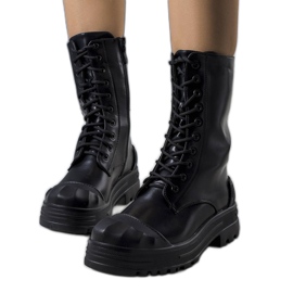 Schwarze Taschen der Lemus-Frauen