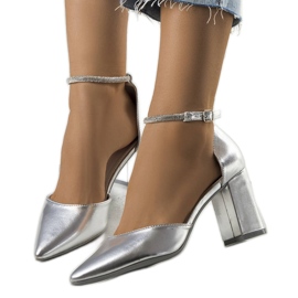 BM Silberne Pumps mit Zirkonia von Leighton