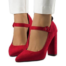 BM Rote Pumps mit Kaiserriemen