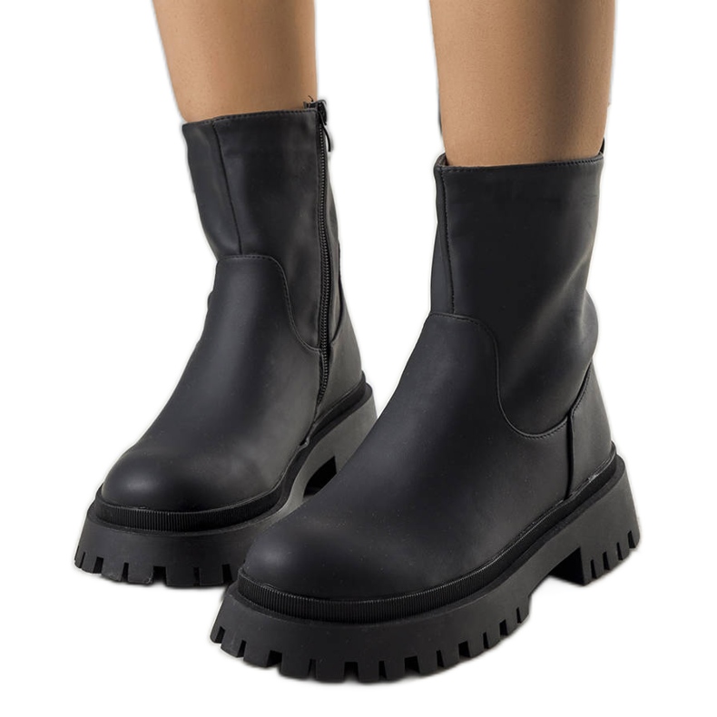 Schwarze isolierte Stiefel von Basil