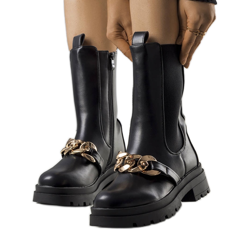 Schwarze isolierte Stiefel von Vladim