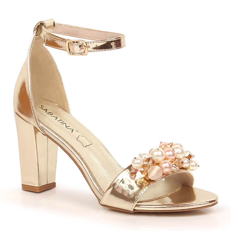 Damensandalen an einem Spiegelpfosten mit goldenen Perlen Sabatina B185-2