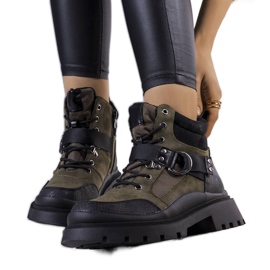 PA1 Grüne isolierte Stiefel von Zakira schwarz