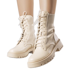 BM Beige Turnschuhe von Ensley