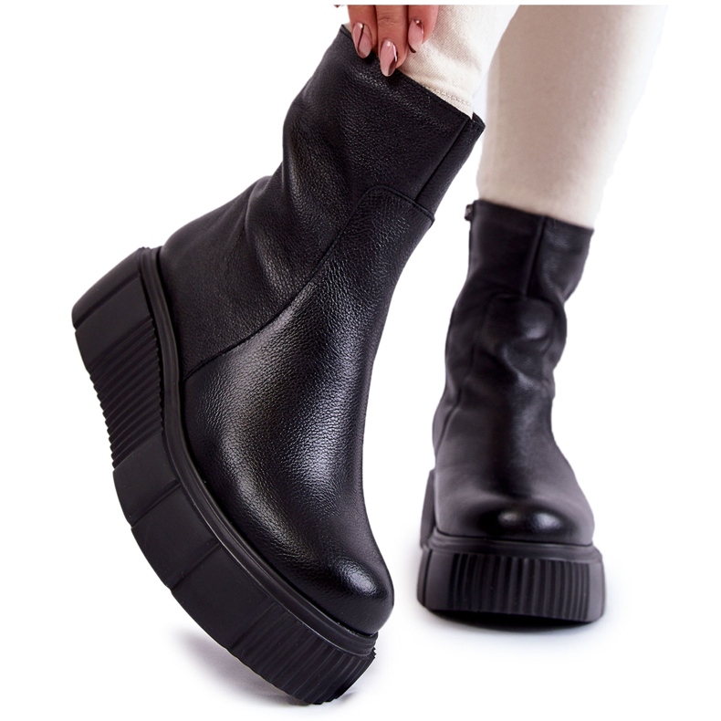 PL5 Damen Lederstiefel auf der schwarzen Plattform