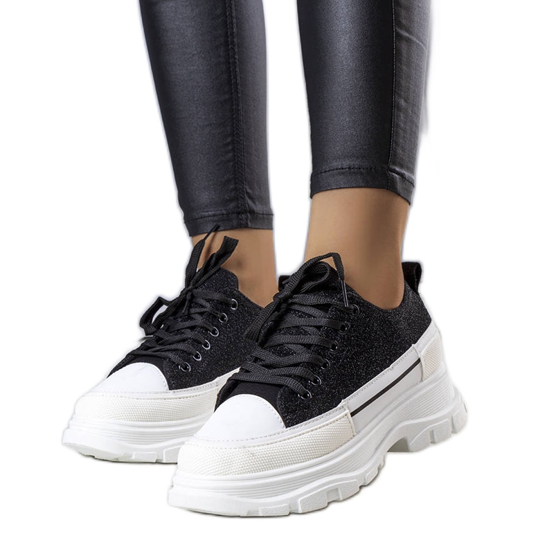 Schwarze Sneaker mit hoher Sohle von Callani